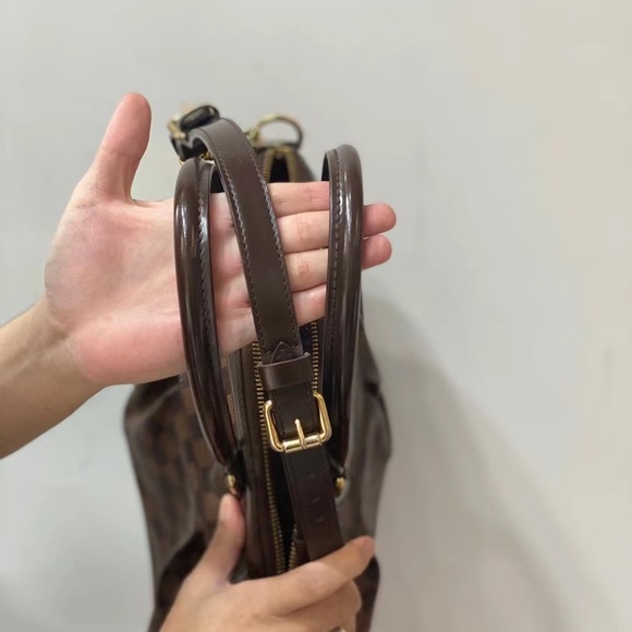 Louis Vuitton Trevi MM tote - Picture 6 of 7